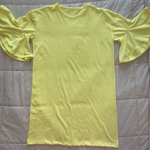 Yellow t shirt dress with flounced sleeves
